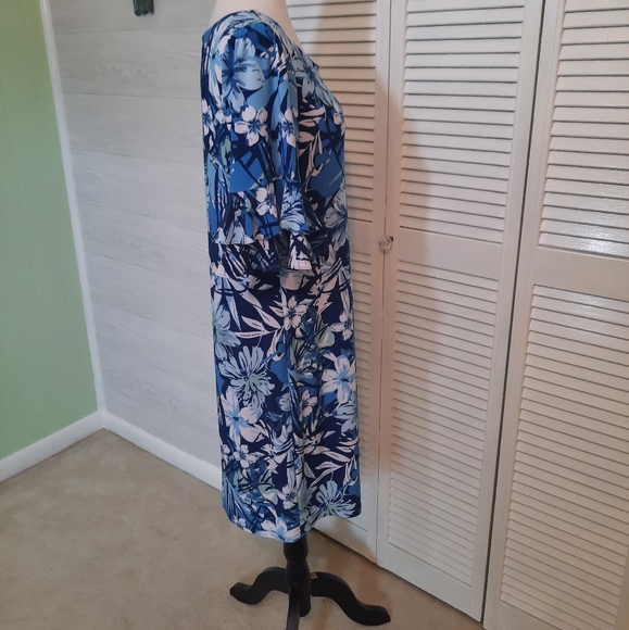 Cappagallo floral stretchy bell sleeve dress medium - Picture 9 of 9
